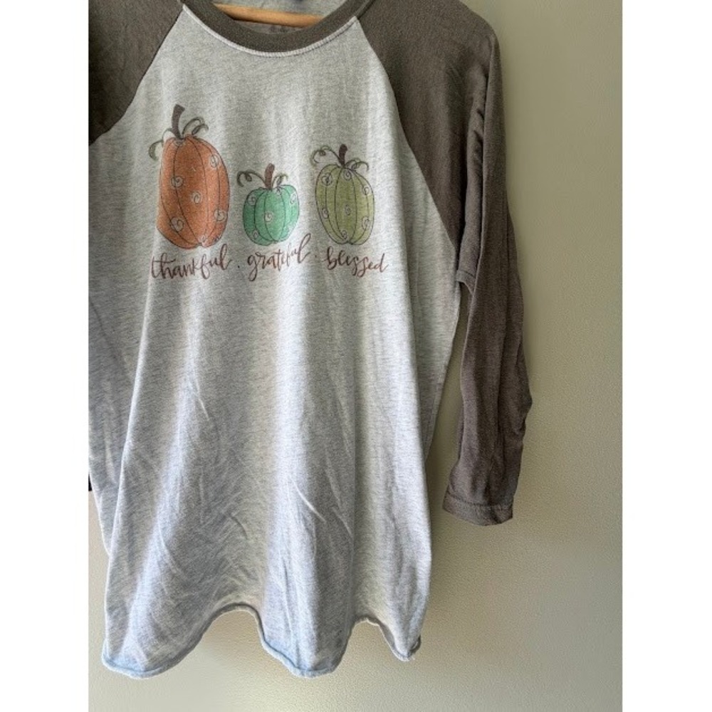 Fall Handlettered Design T-Shirt Womens S Gray Pumpkin Raglan 3/4 Sleeve Tee - Picture 3 of 5